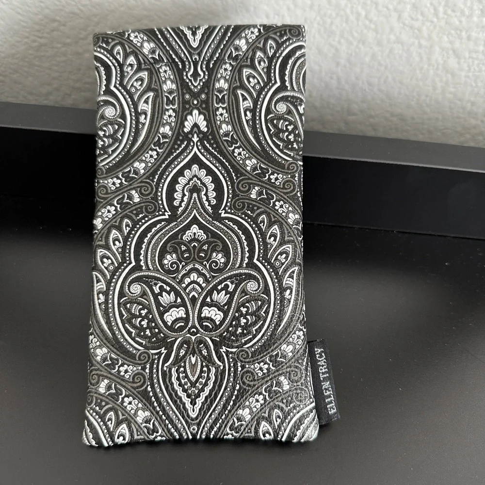 Elegant Black and White Paisley Glasses Pouch